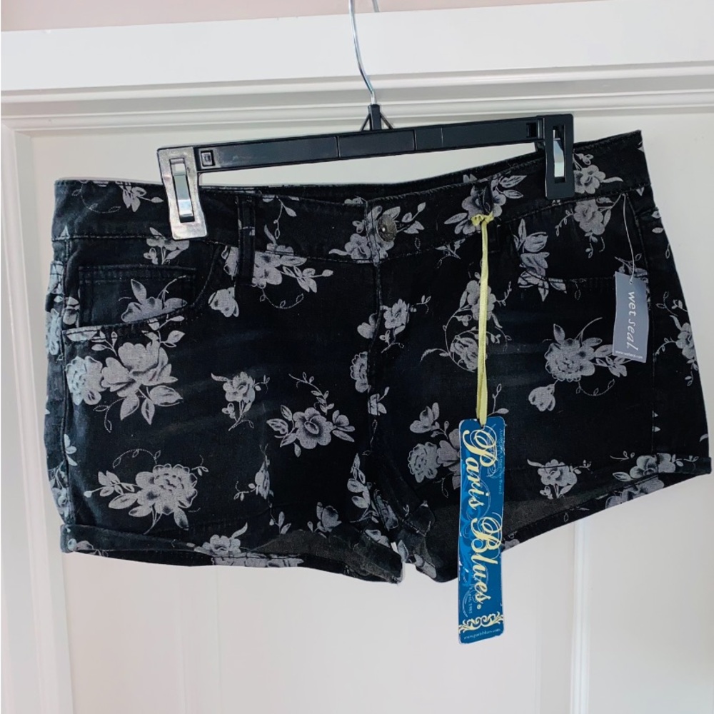 NEW WITH TAGS PARIS BLUE SIZE 13 FLORAL BLACK DENIM